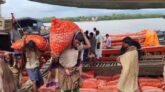 মিয়ানমার থেকে এলো ৩০ মেট্রিক টন পেঁয়াজ