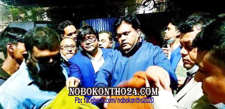 মধ্যরাতে শীতার্তদের হাতে কম্বল তুলে দিলেন তারিক সাঈদ