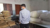 তজুমদ্দিনে ত্রাণের কম্বল ও খাবারের বস্তা জব্দ