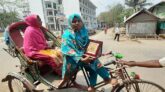 মির্জাগঞ্জে প্রতিবন্ধী রোজীনা পেলেন জয়িতা পুরস্কার