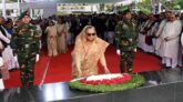 বঙ্গবন্ধুর প্রতিকৃতিতে প্রধানমন্ত্রীর শ্রদ্ধা