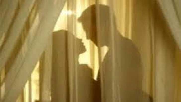 তালতলীতে পরকীয়া প্রেমিকাকে এনে জনতার হাতে ধরা