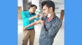 বরগুনায় ফোনে কথা বলতে বলতে করোনার টিকা প্রদান!