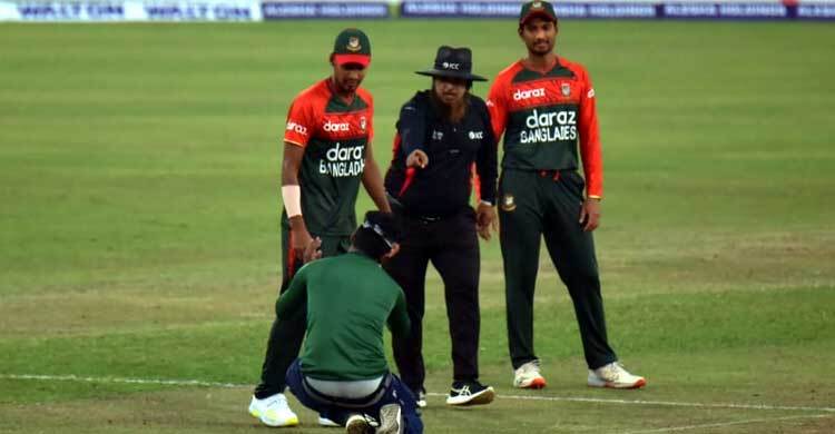 ভক্তের কাণ্ডে ছিটকে গেলেন মোস্তাফিজ, বাদ পড়লেন সাইফও