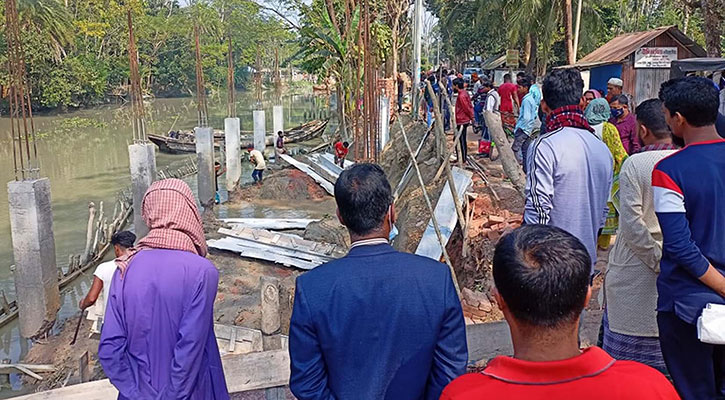ইন্দুরকানীতে খালপাড়ের অবৈধ স্থাপনা উচ্ছেদ