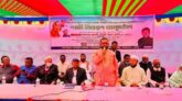 লালমোহনে জেলেদের মাঝে গাভী বিতরণ