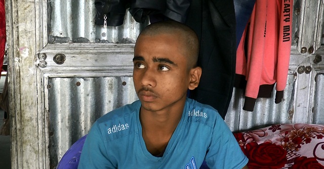 নলছিটিতে কিশোরের মাথা ন্যাড়া করে মারধর