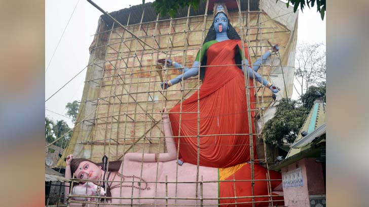 মঠবাড়িয়ায় ৯৬ ফুট উচ্চতার কালী প্রতিমা