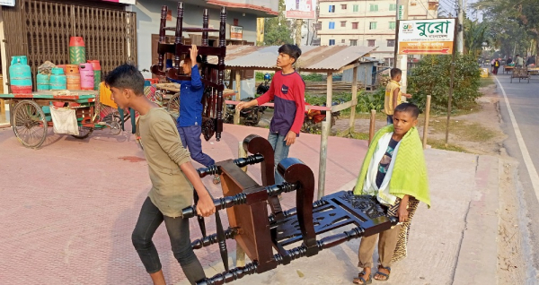 ঝালকাঠিতে শিশু পরিবারেই ঝুঁকিপূর্ণ শিশুশ্রম