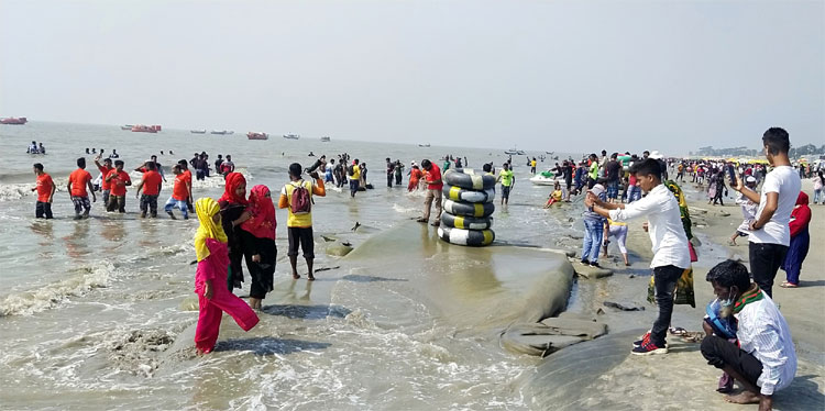 পদ্মা সেতুর সুফল পাচ্ছে কুয়াকাটা, বেড়েছে পর্যটক