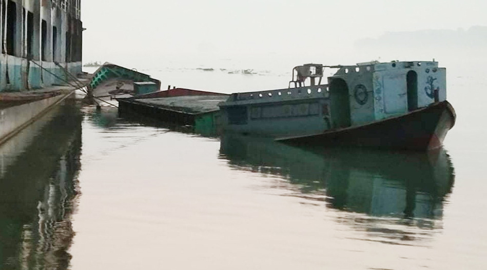 ঝালকাঠিতে অবৈধভাবে বালু উত্তোলন, আটক ৩