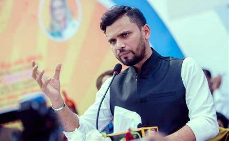 পা কেটে ২৭ সেলাই নিয়ে হাসপাতালে মাশরাফি