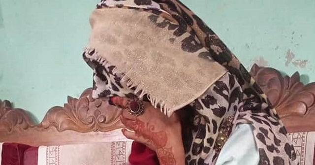 বরিশালে বিয়ের দাবিতে অনশনে প্রেমিকা, প্রেমিক বলছেন ‘জাস্ট ফ্রেন্ড’