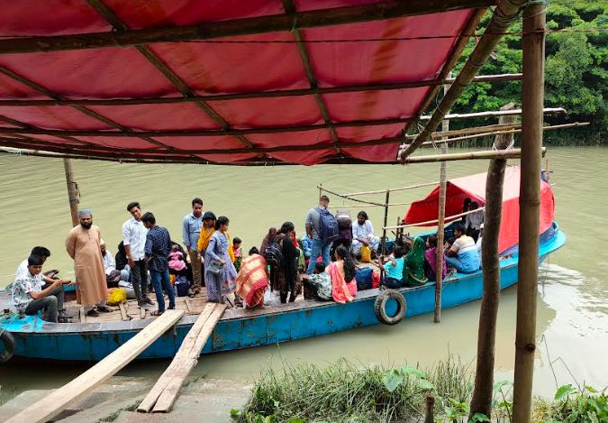 ঈদে বেতাগী-কচুয়া খেয়াঘাটে ইজারাদারদের চাঁদাবাজি