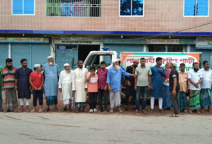 ঝালকাঠিতে গৃহবধূ হত্যার বিচার দাবিতে স্বজনদের মানববন্ধন