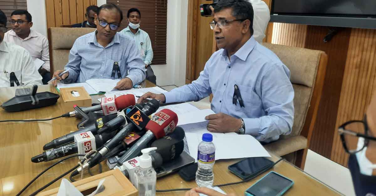 লঞ্চ মালিকদের ভাড়া বৃদ্ধির প্রস্তাব অযৌক্তিক : নৌসচিব