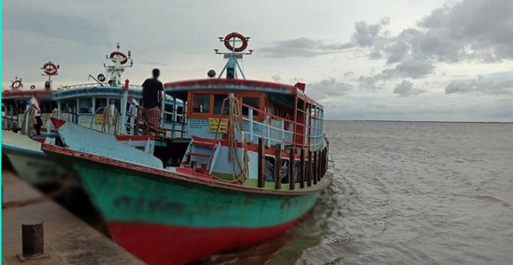 দেশের ১০ অঞ্চলের নদীবন্দরে সতর্কতা সংকেত