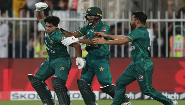 ৫ মাস ধরে বেতন বন্ধ পাকিস্তানি ক্রিকেটারদের