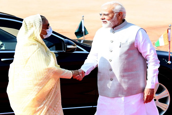 ভারতে প্রধানমন্ত্রী শেখ হাসিনাকে আনুষ্ঠানিক সংবর্ধনা