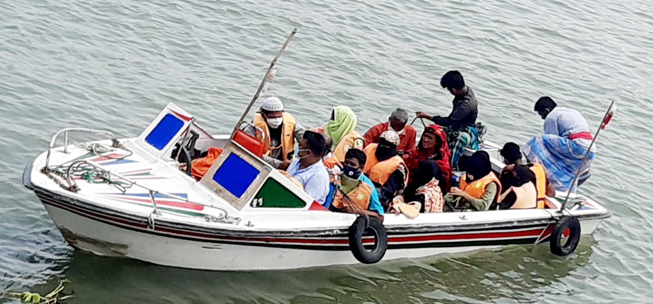 ভোলা-বরিশাল রুটে স্পিডবোট-বাস চলাচল শুরু