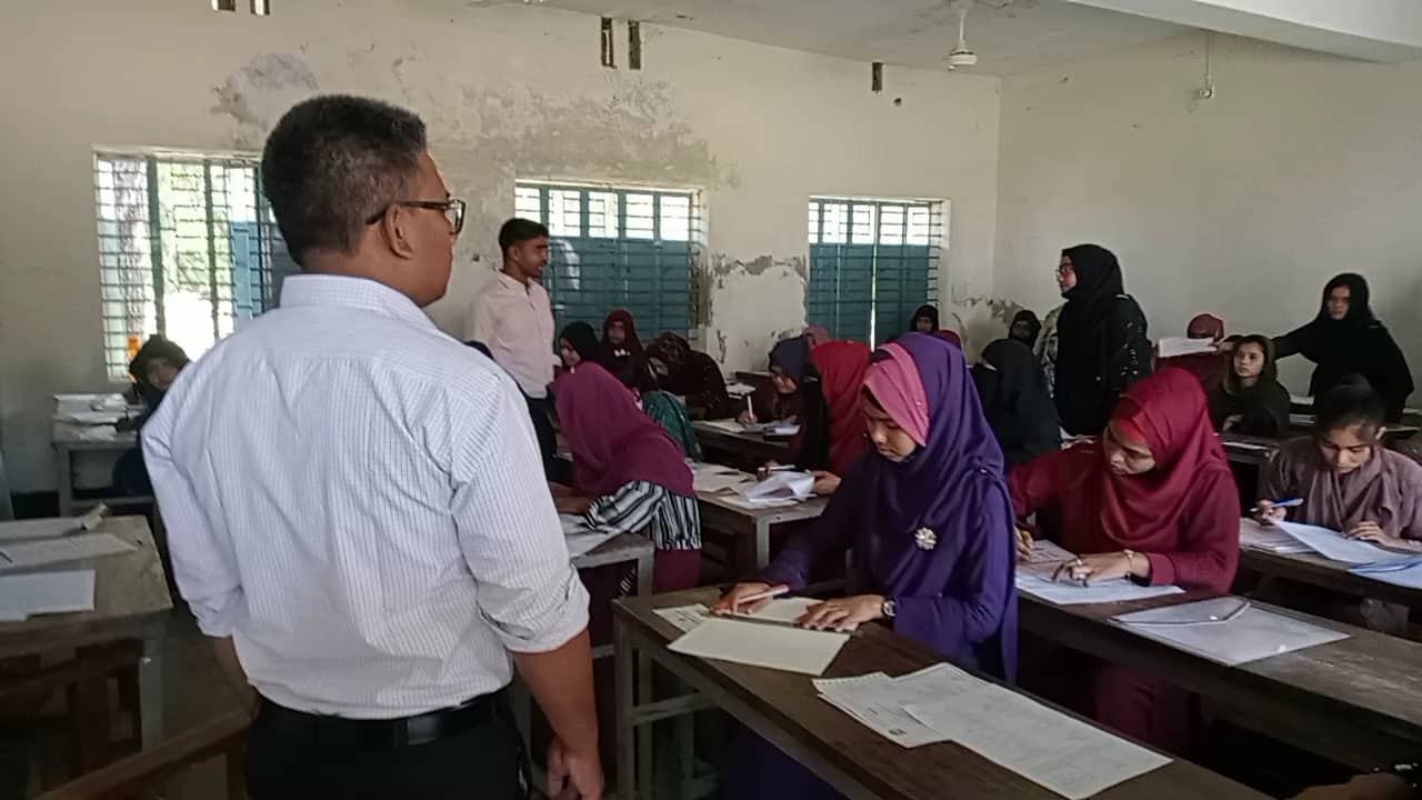 রাঙ্গাবালীতে এইচ এসসি ও আলিম পরীক্ষা অনুষ্ঠিত