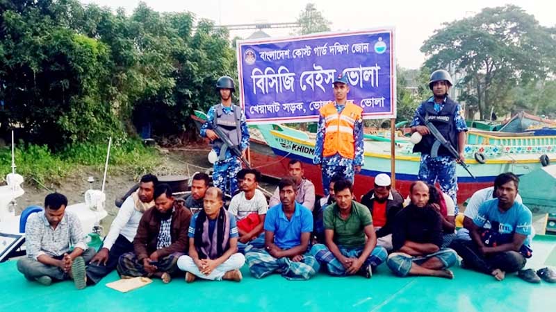 ভোলায় নদী থেকে বালু উত্তোলন, দুটি বলগেটসহ আটক ১৬