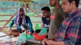 কিস্তিতে গরুর মাংস বিক্রি করছে চার বন্ধু
