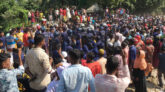 কুয়াকাটায় উচ্ছেদ অভিযানে এলাকাবাসীর বাধা