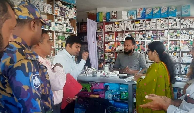 উজিরপুরে বিপুল পরিমানে মেয়াদ উত্তীর্ণ ঔষধ জব্দ