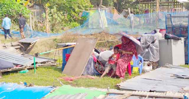 উচ্ছেদ অভিযান: কুয়াকাটায় আকাশের নিচে হাজার মানুষের বাস