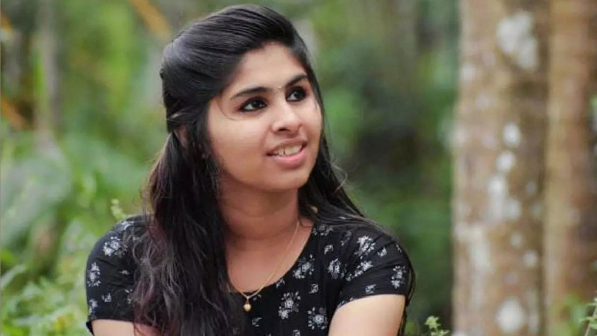অনলাইনে অর্ডার করা বিরিয়ানি খাওয়ার পর তরুণীর মৃত্যু