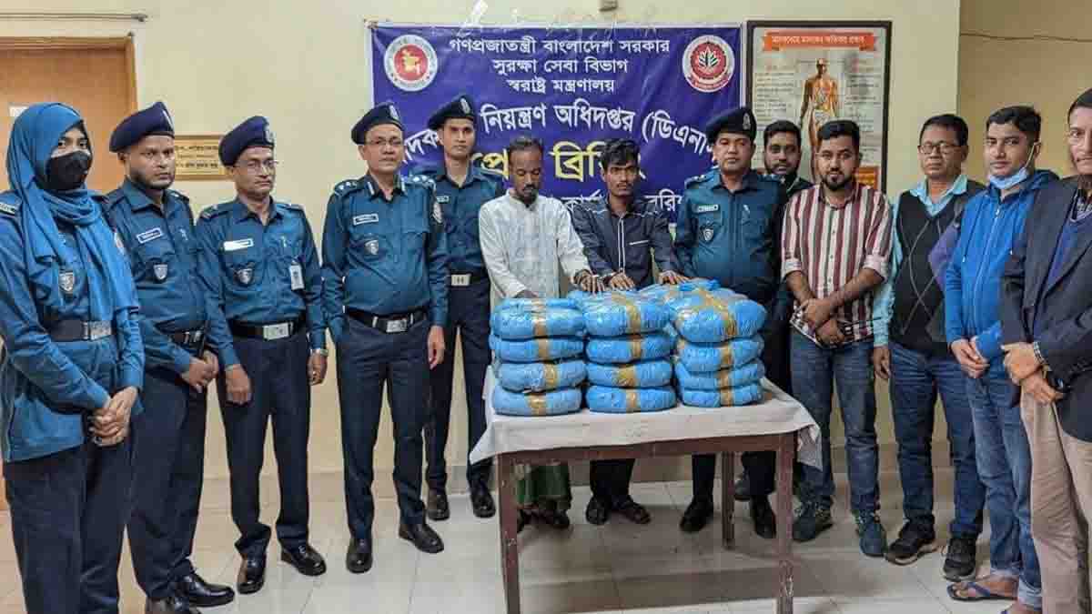 উ‌জিরপুরে ৩৫ কেজি গাঁজাসহ গ্রেফতার ২, মাইক্রোবাস জব্দ