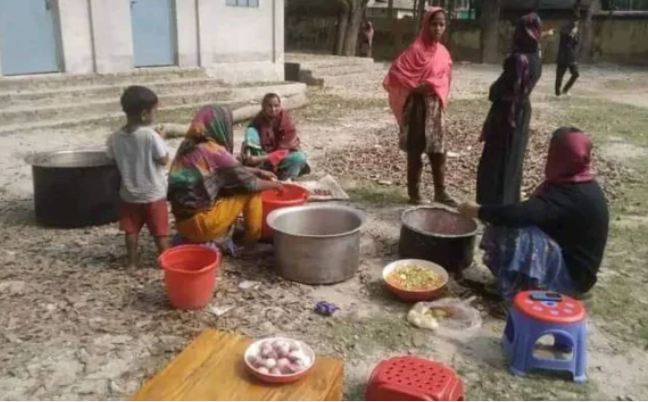 এইচএসসিতে প্রতিষ্ঠানের একজন পাস করায় ভোজনের আয়োজন