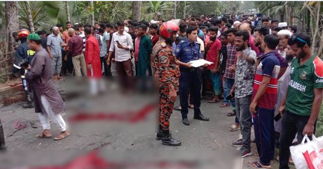 পিরোজপুরে সড়ক দুর্ঘটনায় ৪ জনের প্রাণহানী