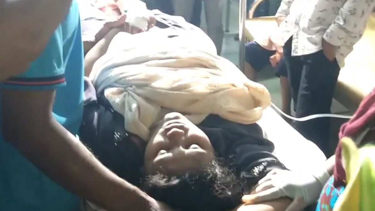 বরিশালে যৌতুক না পেয়ে স্ত্রীকে ছাদ থেকে ফেলে দিলেন স্বামী