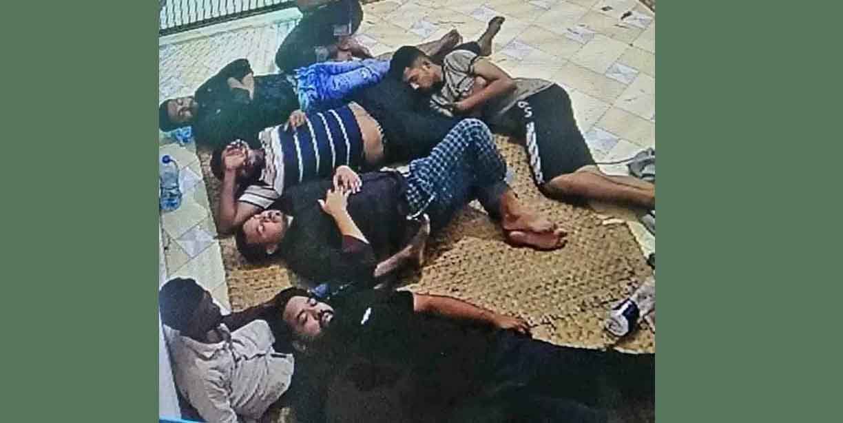 বরিশালে ছাত্রলীগ নেতার হাজতের ছবি ভাইরাল, কনস্টেবল ক্লোজড