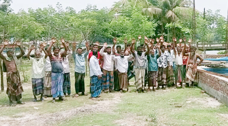 বানারীপাড়ায় নার্সারী হাটে সার গোডাউন নির্মাণ, এলাকাবাসীর বিক্ষোভ