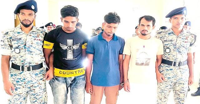 বরিশালে প্রতারক চক্রের ৩ সদস্য আটক