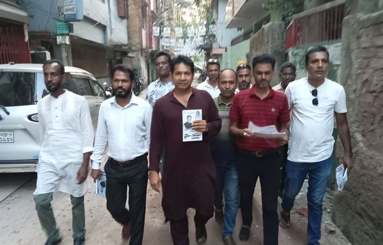 বরিশালে নৌকার পক্ষে বানারীপাড়া উপজেলা ভাইস-চেয়ারম্যানের গণসংযোগ