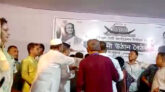 বরিশালে মেয়রপ্রার্থীর সামনে দুই গ্রুপের সংঘর্ষ, আহত ১০