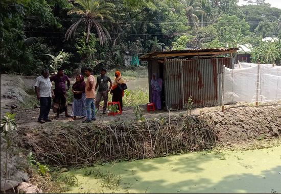 দুমকিতে ক্রয়কৃত সম্পত্তির ঘরবাড়ি উচ্ছেদ চেষ্টার অভিযোগ