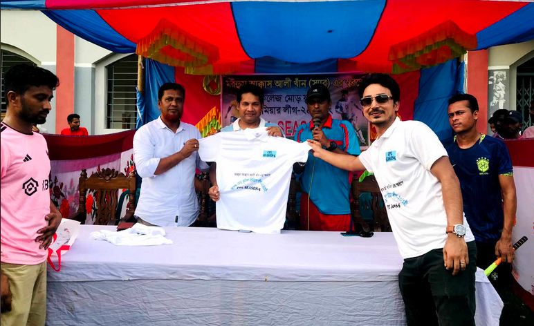 বানারীপাড়ায় কলেজ মোড় প্রিমিয়ারলীগ ফুটবল খেলার উদ্বোধন