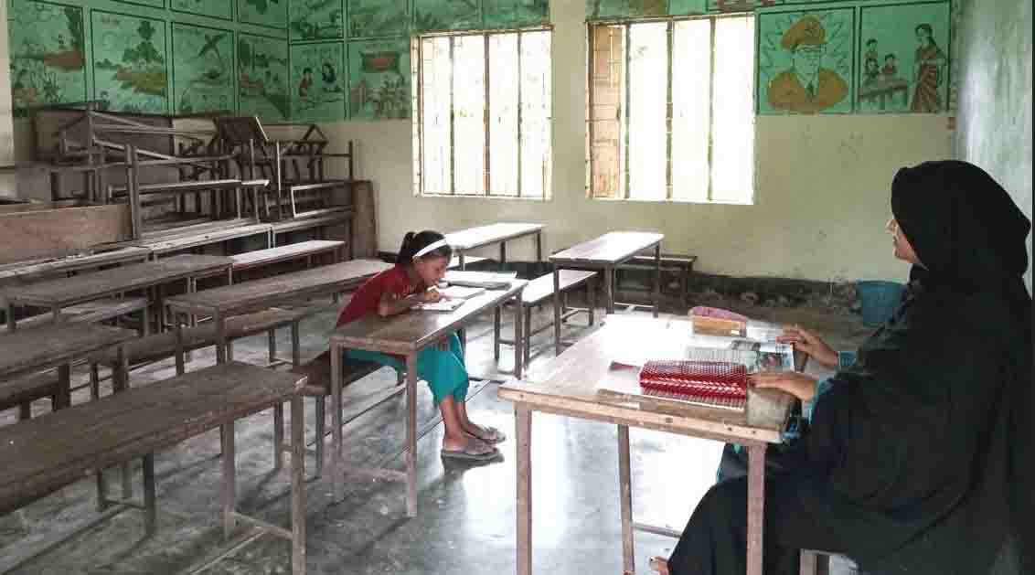 এক শিক্ষার্থীর জন্য ছয় শিক্ষক!