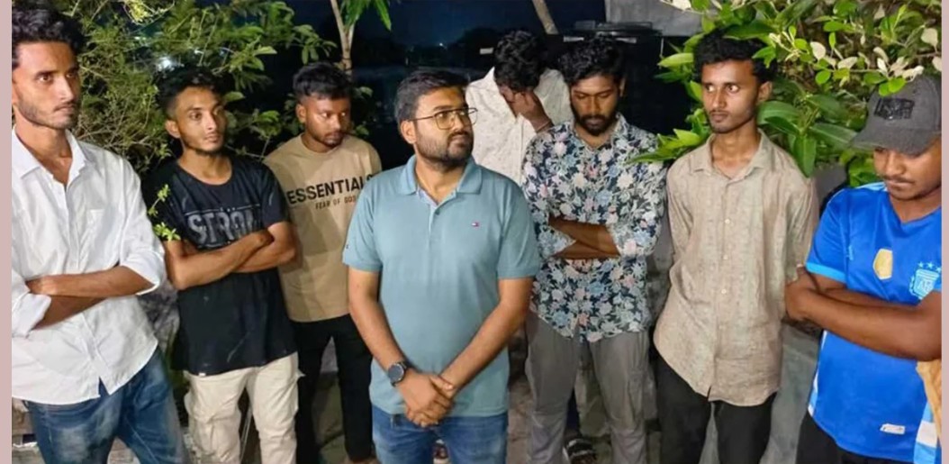 বৈষম্যবিরোধী পরিচয়ে চাঁদাবাজি করতে গিয়ে গ্রেপ্তার ৮