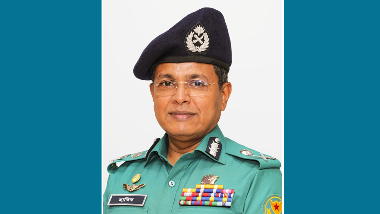 সাবেক ডিএমপি কমিশনার হাবিবুরের বিরুদ্ধে গ্রেপ্তারি পরোয়ানা