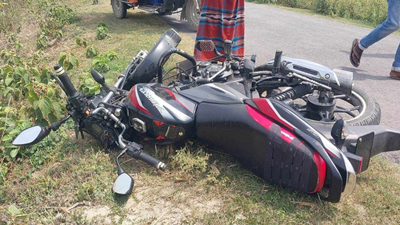 বরিশালে বাসচাপায় দুই মোটরসাইকেল আরোহী নিহত