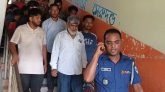 ছাত্রীকে যৌন হয়রানি, প্রধান শিক্ষককে পুলিশে দিল অভিভাবকরা