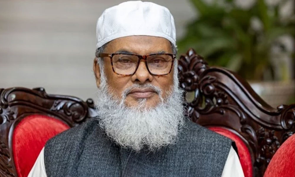 হজ টিমে সফরসঙ্গী উপদেষ্টার স্ত্রী ও দুই বোন-মালি, গাড়িচালক ও পিয়ন