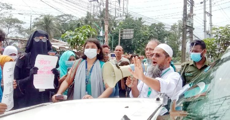 এইচএসসি পরীক্ষা পেছানো নিয়ে মুখোমুখি দুই পক্ষ
