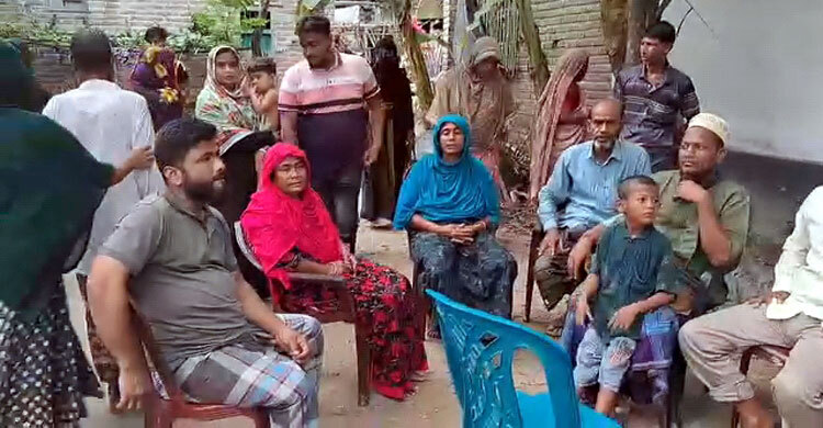 লাশবাহী অ্যাম্বুলেন্সে ডাকাতি, টাকা-স্বর্ণালংকার লুট